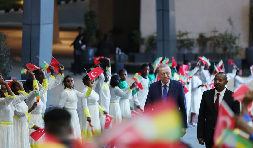 Cumhurbaşkanı Erdoğan, onuruna verilen akşam yemeğine katıldı