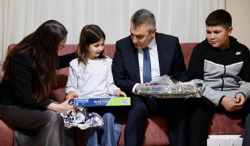 Enkazdan 72 saat sonra anne kucağında çıkan Hazal'ın umre hayali gerçek oluyor