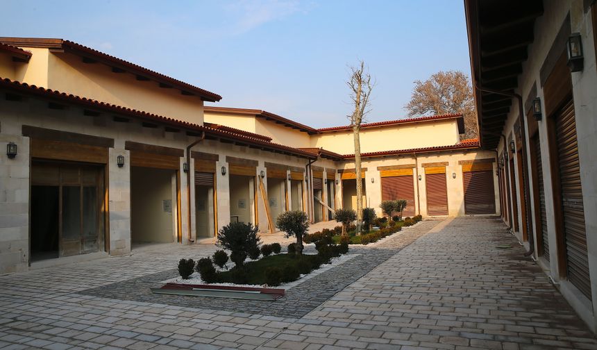 Hatay'da yeniden inşa edilen Uzun Çarşı'daki iş yerlerinin teslimi nisanda başlayacak