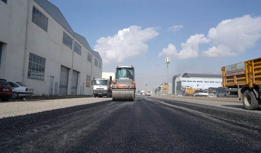 Yol Yenilemeleri Kesintisiz Devam Ediyor