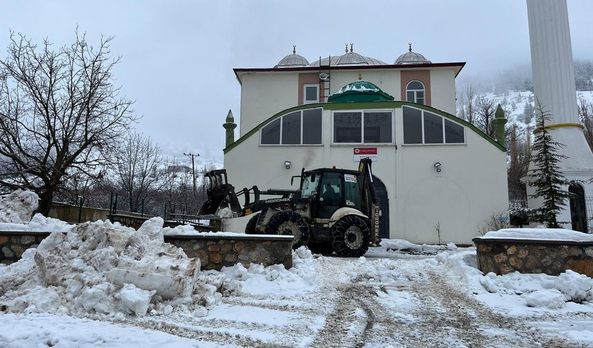 Büyükşehir, Kırsalda Karla Mücadelesini Sürdürüyor