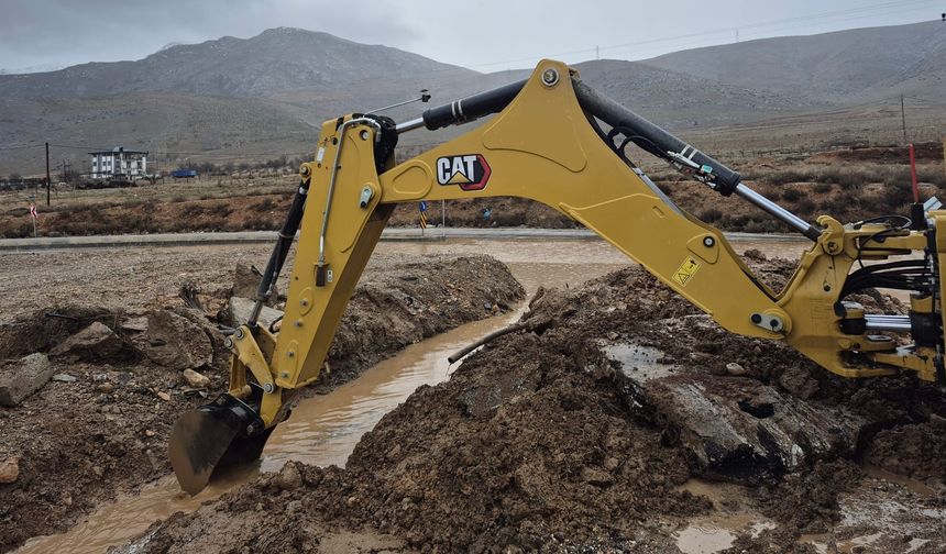 Büyükşehir, Kuzey İlçelerde de Yağışlara Karşı Mücadelesini Sürdürüyor