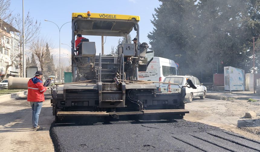 Büyükşehir, Altyapı Sonrası Yol Yenilemelerini Durmaksızın Sürdürüyor