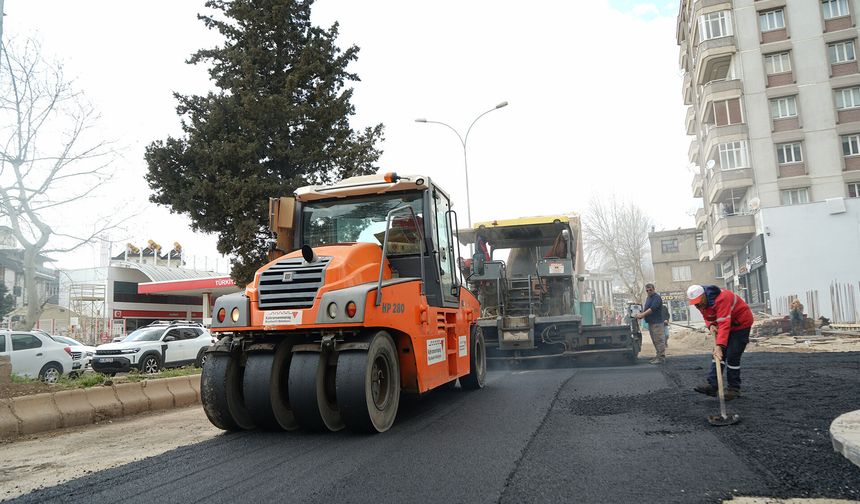 Büyükşehir’den Kuddusi Baba ve Trabzon Bulvarlarında Asfalt Çalışması