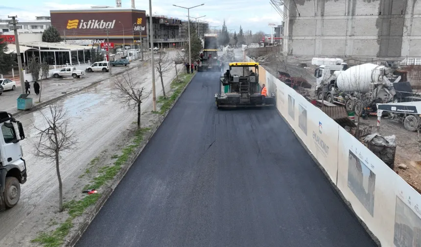 Büyükşehir, Dulkadiroğlu’nda Asfalt Mesaisini Sürdürüyor