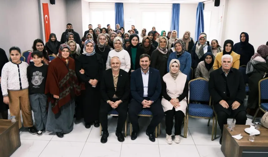 Büyükşehir’in “Aile İçi İletişim” Söyleşisi Andırın’da Yoğun İlgi Gördü