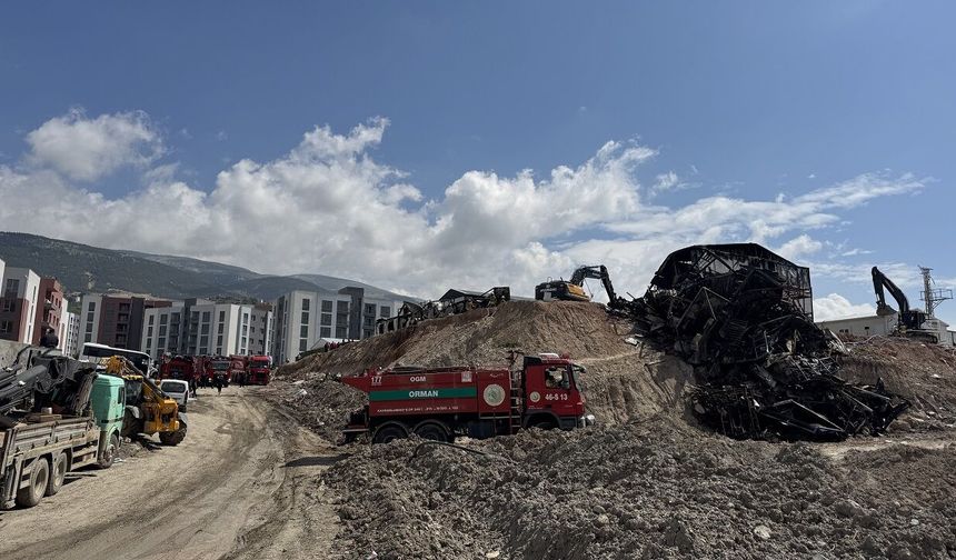 Kahramanmaraş'ta çıkan yangında 1 işçi öldü, 7 işçi yaralandı