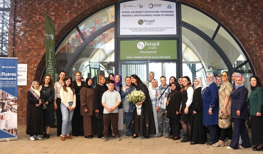 HY Atelier İlk Kez Sahneye Çıktı