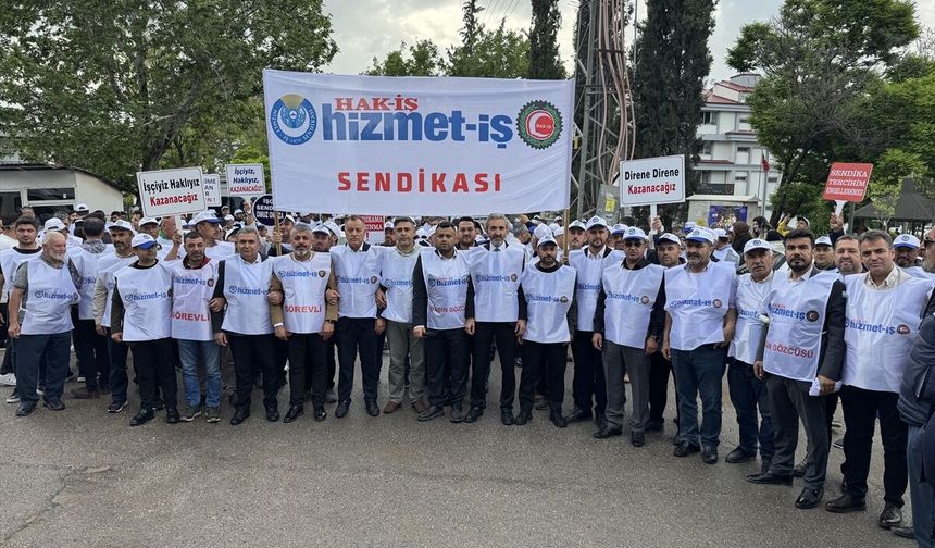 Kahramanmaraş'ın Pazarcık ilçesinde belediye işçisinin işten çıkarılması protesto edildi