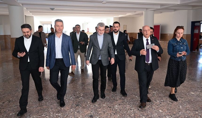 KSÜ’de Üniversiteye Hazırlanan Gençlere Ödüllü Deneme Sınavı Yapıldı