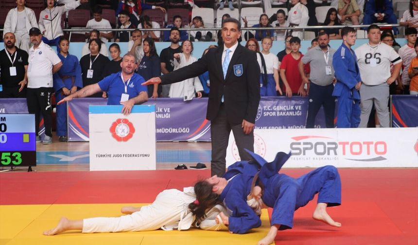 Yeşilay Yıldızlar Türkiye Judo Şampiyonası Hatay'da devam ediyor