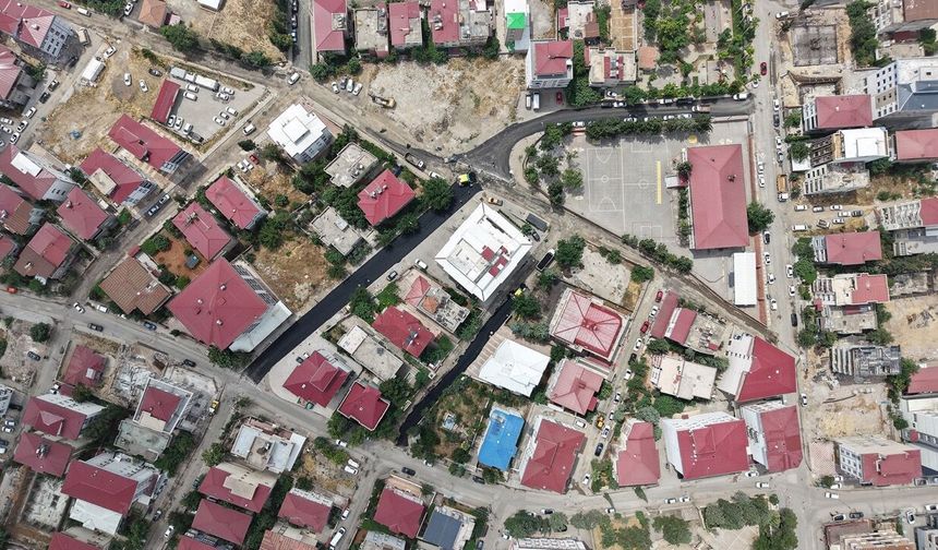 Büyükşehir, Dulkadiroğlu Egemenlik Mahallesi’nde de Asfalt Mesaisine Başladı
