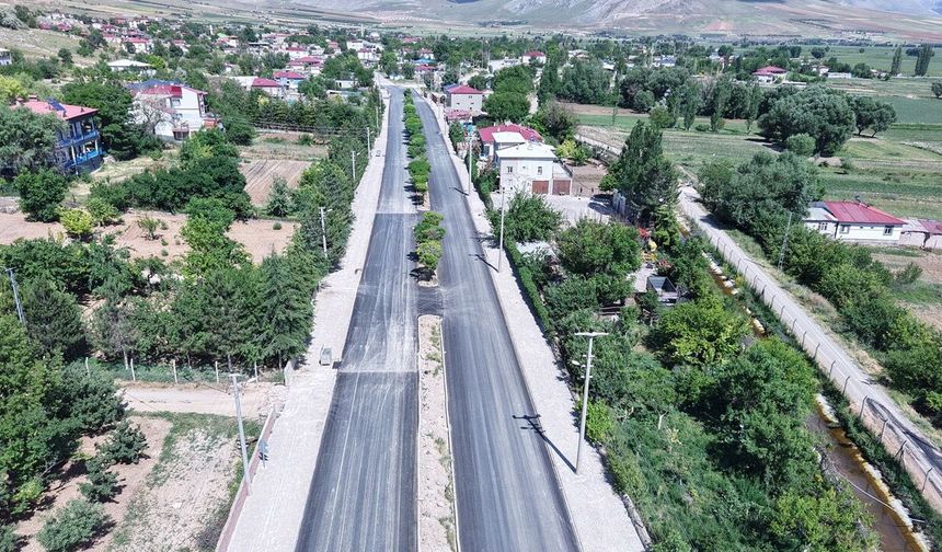 Büyükşehir’den Elbistan İğde’de Ulaşım Atağı; Yürüyüş Yolu Tamam, Asfalt Başladı