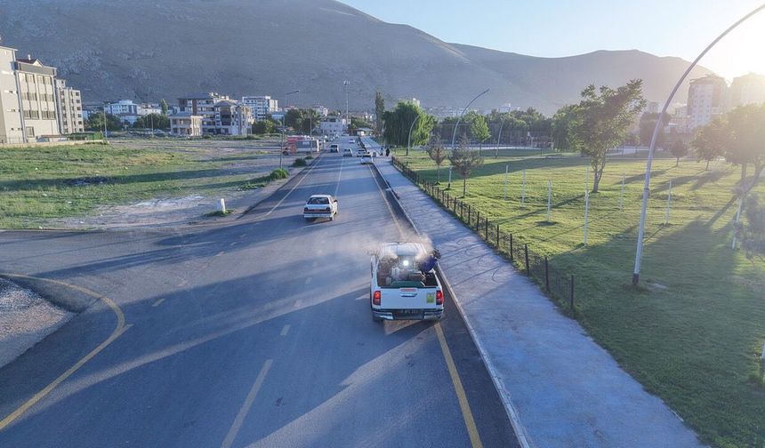 Büyükşehir’den Elbistan’da Zararlılara Karşı Yoğun Mücadele