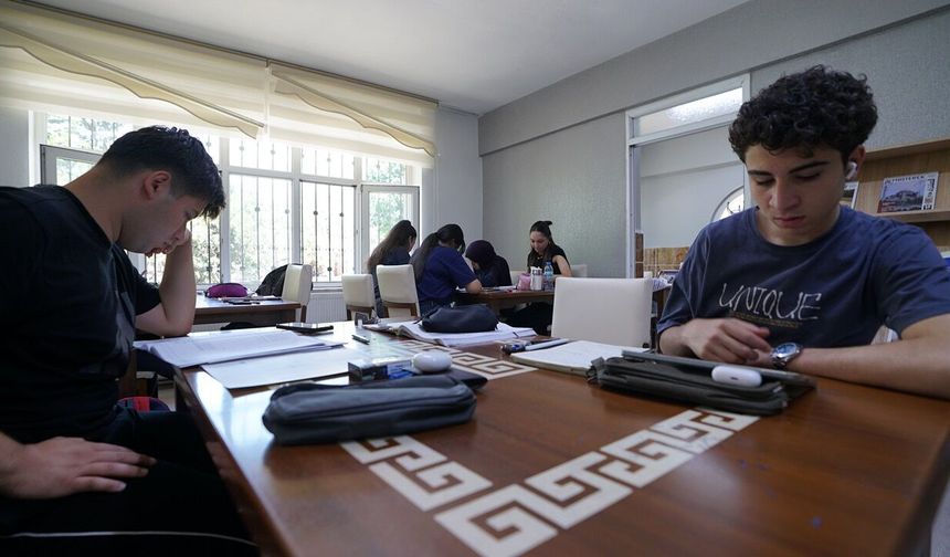 Büyükşehir’in Kütüphaneleri Gençlerin Hizmetinde