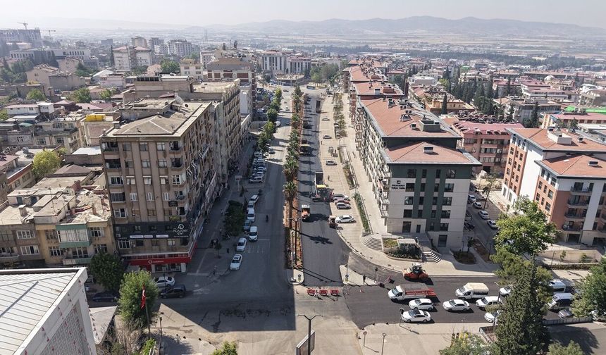 Büyükşehir, Trabzon Bulvarı’nda Son Kat Asfalt Serimine Başladı
