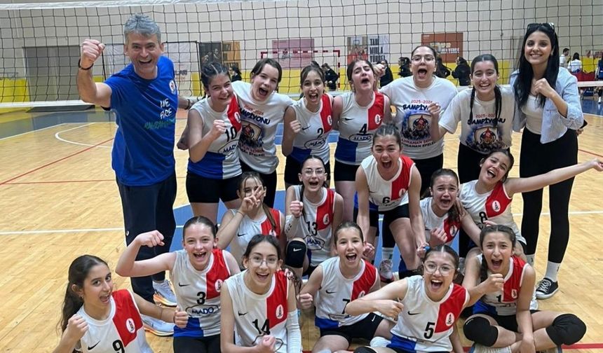 Onikişubat Belediyespor Midi Kız Voleybol Takımı Türkiye Şampiyonası Yolunda
