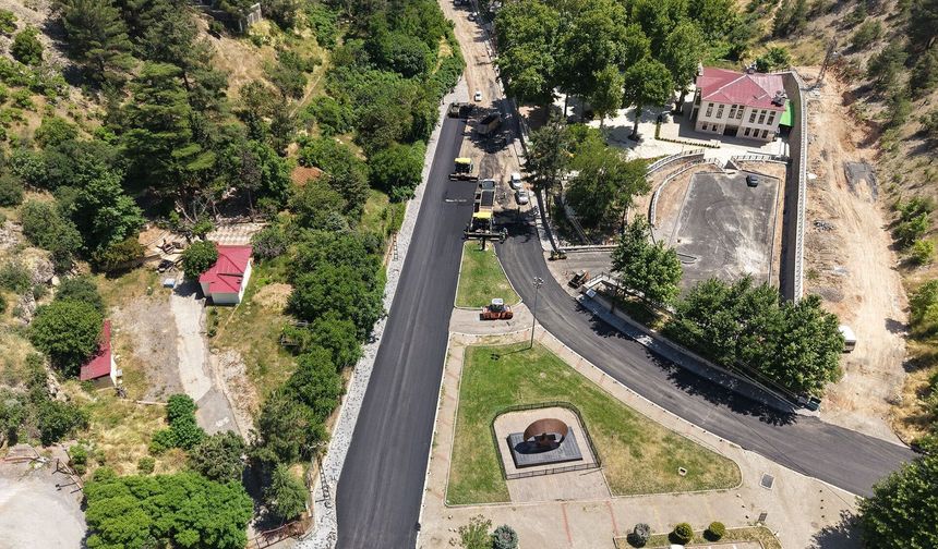 Büyükşehir, Dulkadiroğlu Pınarbaşı Caddesi’nde Asfalt Mesaisine Başladı