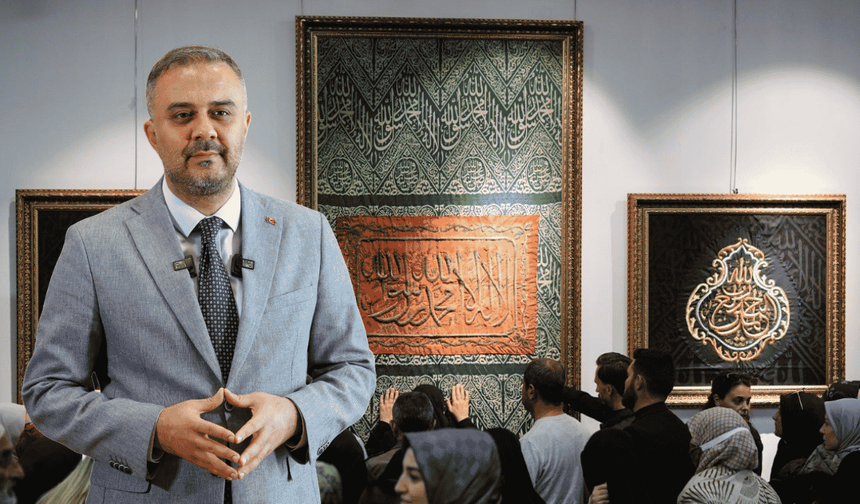 Başkan Toptaş’tan Mevlid Kandili’nde Kabe Örtüleri ve Mukaddes Emanetler Sergisi müjdesi
