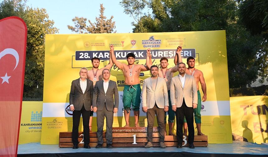 26 Yıllık Hasret Er Meydanında Son Buldu; Pehlivanlar Ödüllerine Kavuştu