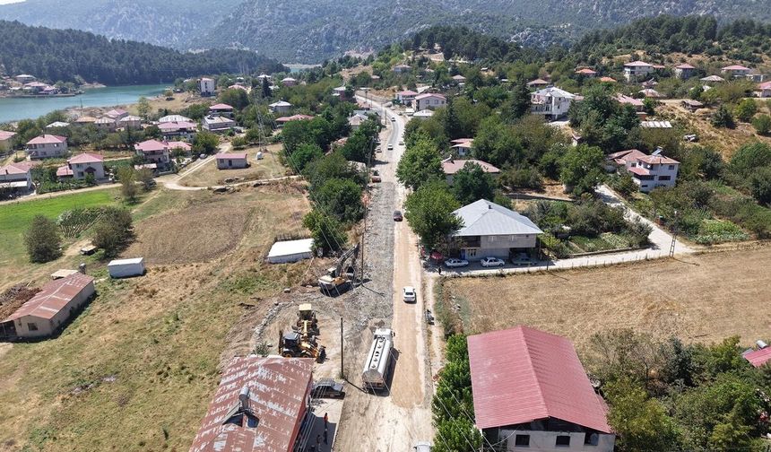 Büyükşehir, Andırın’da Bir Grup Yolunun Daha Konforunu Artırıyor