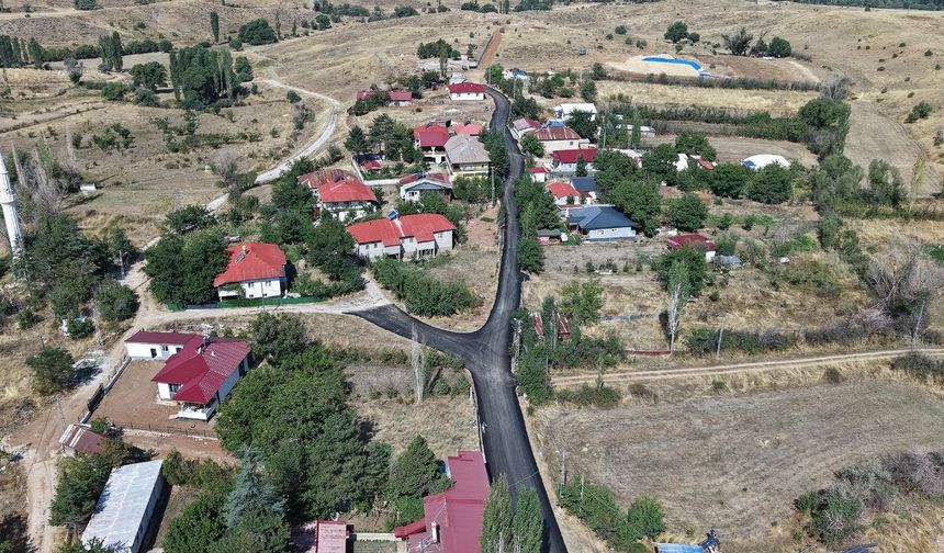 Büyükşehir, Göksun’da Bir Mahallenin Daha Yolunu Yeniliyor