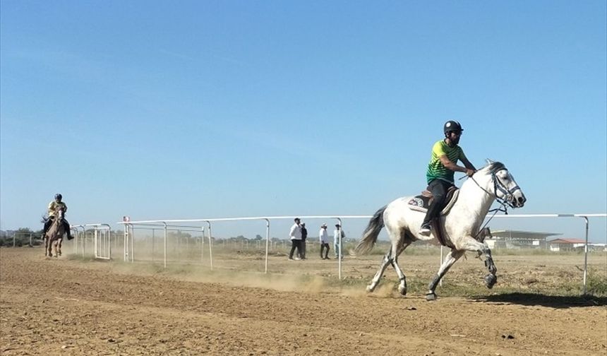 Manavgat'ta rahvan at yarışlarında 600 bin lira ödül dağıtıldı