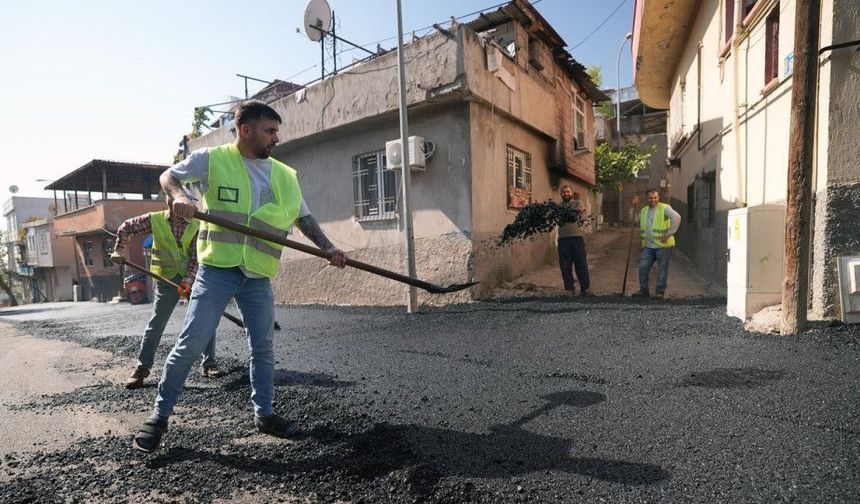 Büyükşehir’den Dulkadiroğlu Divanlı Mahallesi’nde Kesintisiz Asfalt Mesaisi