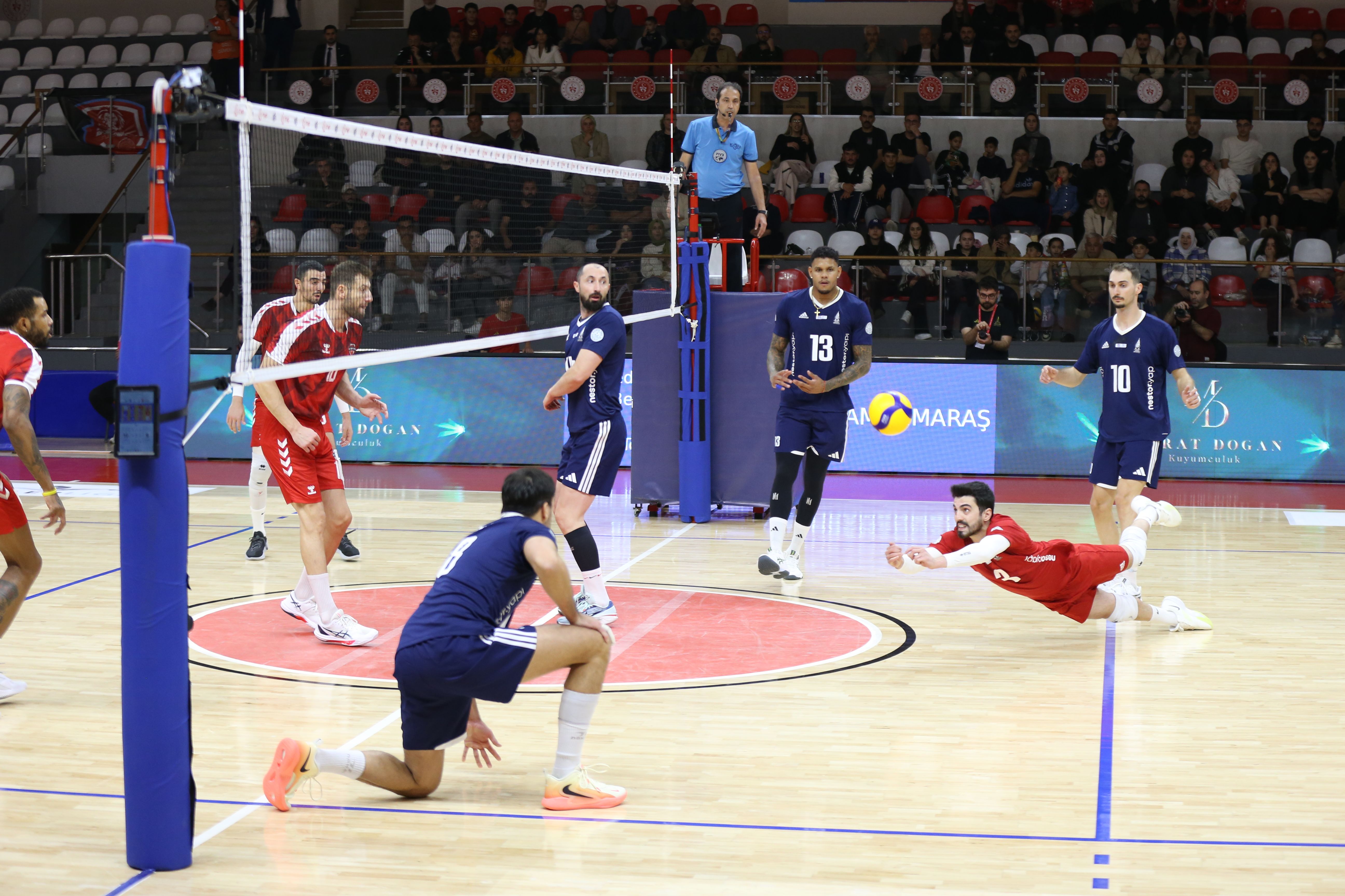 Voleybol: SMS Grup Efeler Ligi