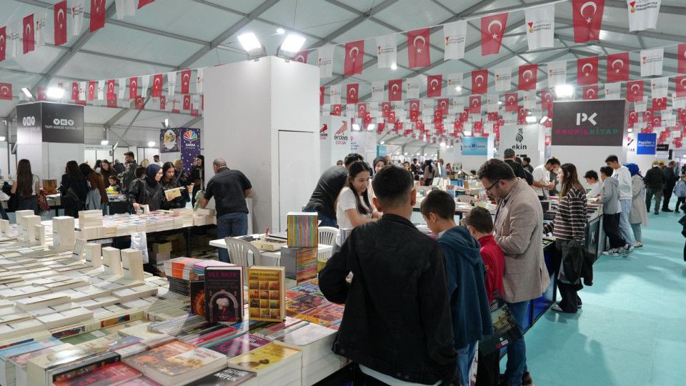 Anadolu’nun En Büyük Kitap Fuarı İkinci Gününde Doldu Taştı